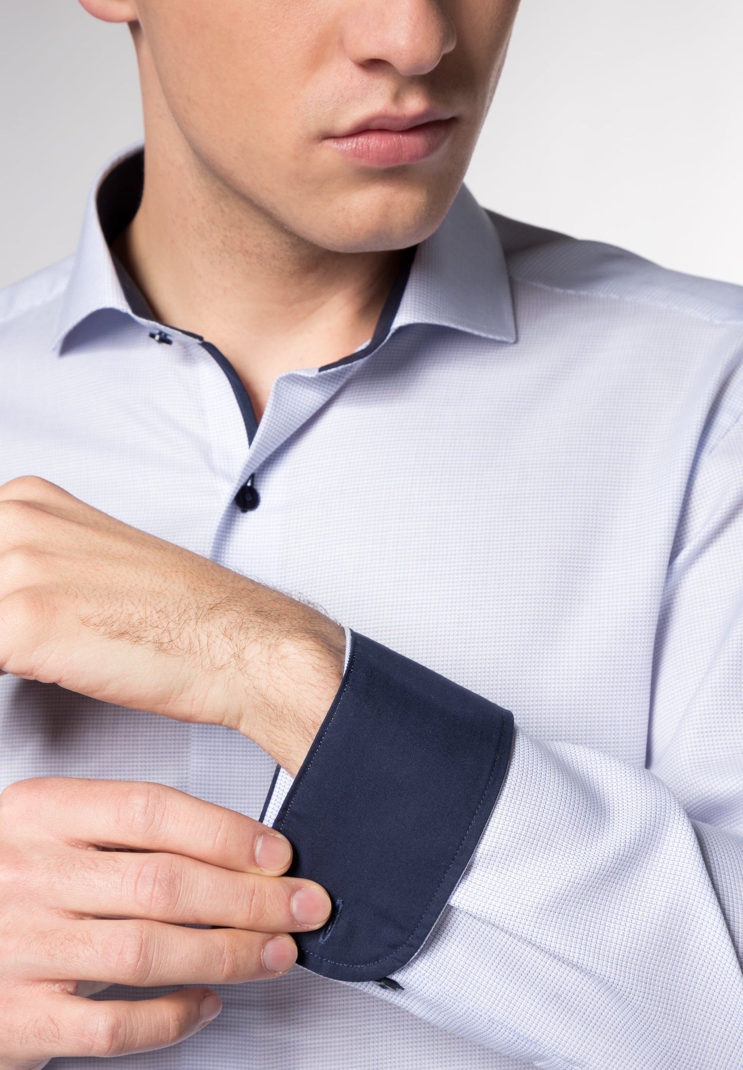 ETERNA LANGARM HEMD SLIM FIT STRUKTUR HELLBLAU MIT PATCHUNG