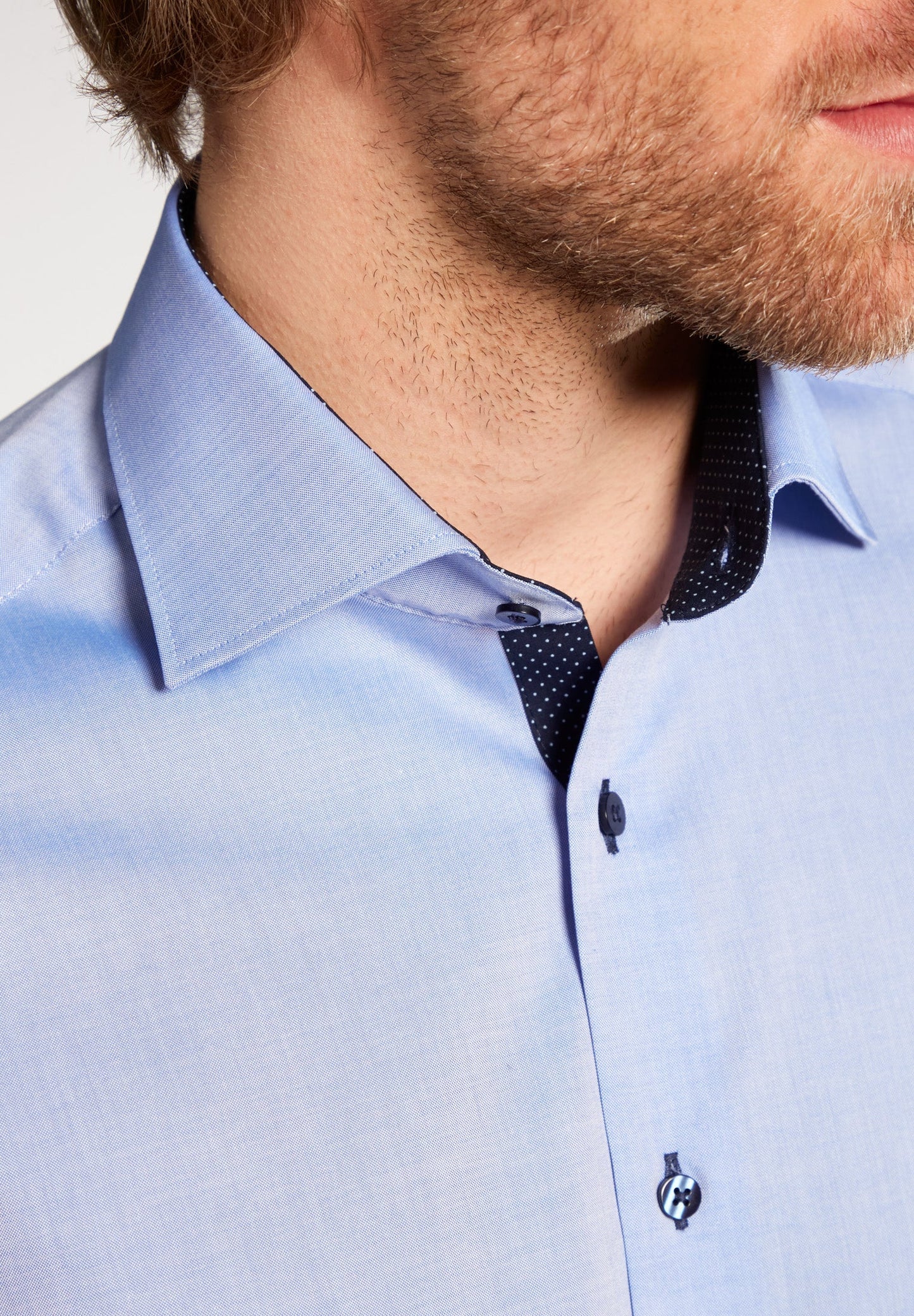 ETERNA LANGARM HEMD MODERN FIT FEIN OXFORD HELLBLAU MIT PATCHUNG