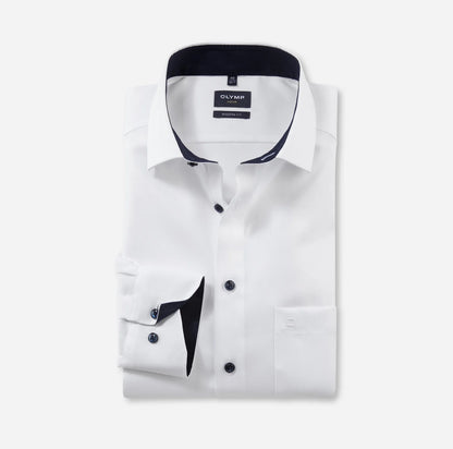 OLYMP NATTÉ LANGARM HEMD MODERN FIT WEISS MIT PATCHUNG